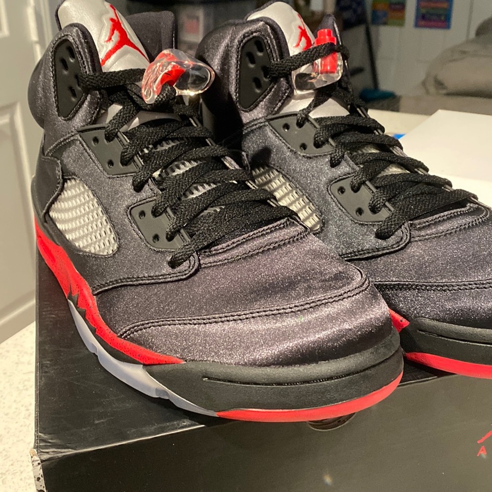 Air Jordan 5 Retro.  “Satin Bred”